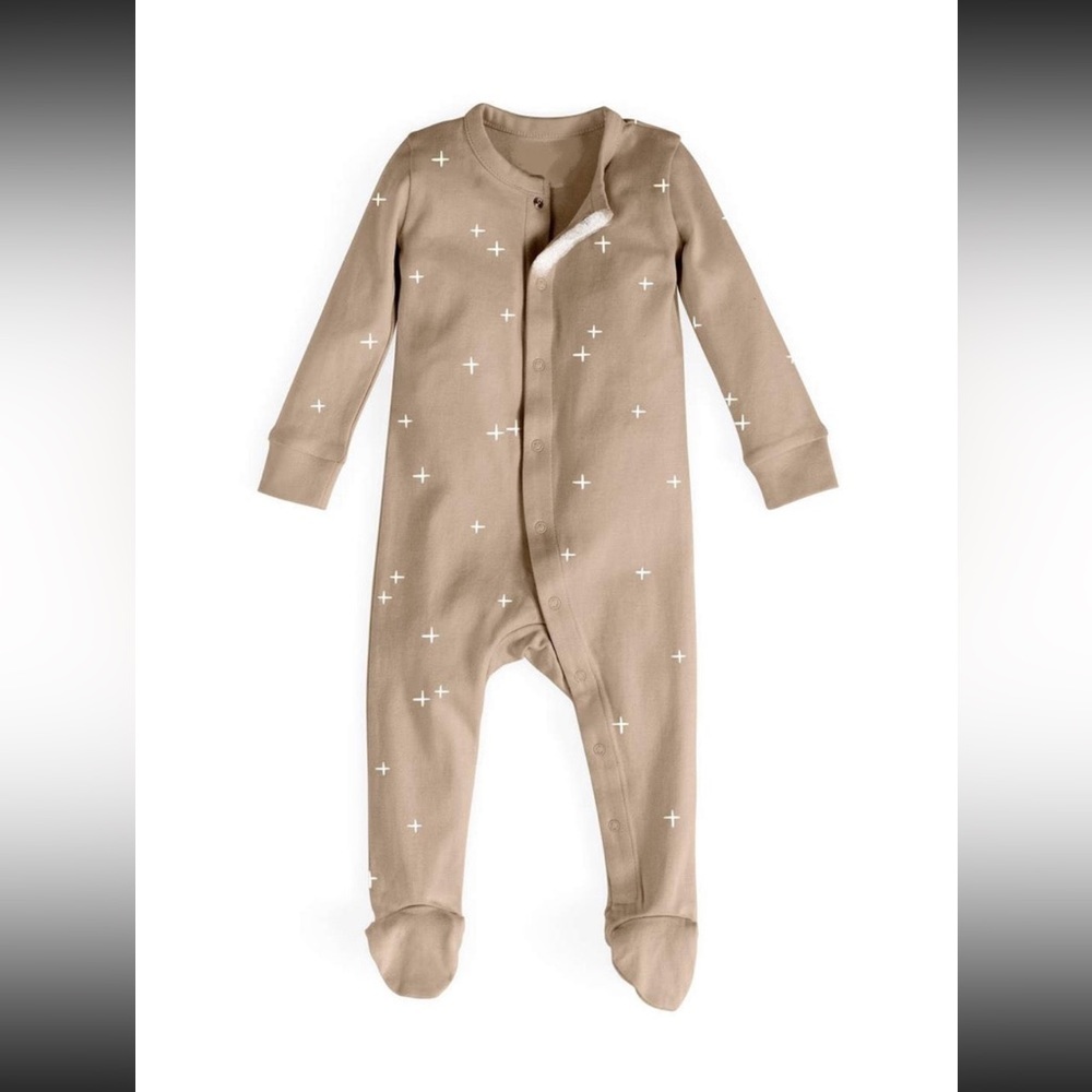 NWT Organic Cotton Footed Sleeper - Sand & Stars size 12-18M